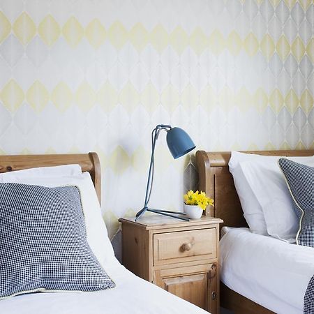 The Townhouse Strand Dunmore East Room photo